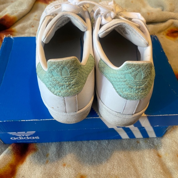 Adidas - Picture 3 of 3